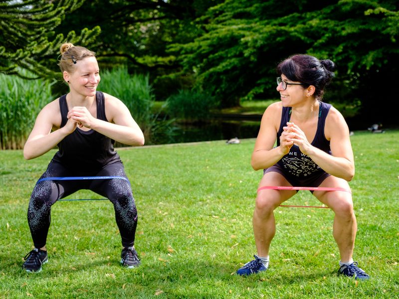 Iris Berger Kniebeugen bei einer Personal Training Session